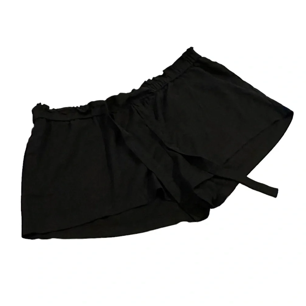 Isabel Maternity Black Linen Tie Front Pull On Shorts XL - Picture 2 of 6
